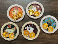 Plateau multicolore en bois pour Haldi Kumkum, Roli Chawal traditionnel, Thali festif, Décoration Diwali, Cadeau de pendaison de crémaillère, Pooja, Mariage