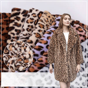 Usine haute qualité cheveux longs en peluche <span class=keywords><strong>fausse</strong></span> <span class=keywords><strong>fourrure</strong></span> de lapin doux <span class=keywords><strong>fausse</strong></span> <span class=keywords><strong>fourrure</strong></span> tissu sauge vert lapin <span class=keywords><strong>fausse</strong></span> <span class=keywords><strong>fourrure</strong></span> tissu pour vêtements couvertures - Product Image 4