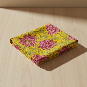 Tissu en coton imprimé doux et respirant de 44 pouces avec motifs ethniques riches, qualité robuste et durable pour la confection de vêtements toute l'année - Product Image 3