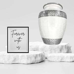 Urna Blanca de Alta Calidad, Estilo Americano, Grabada a Mano, para Cenizas de Adultos, Capacidad de 200 Pulgadas Cúbicas, Construcción de Níquel Esmaltado - Product Image 3