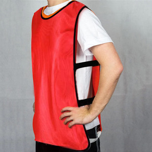 Maillots d'entraînement sportifs personnalisés avec tissu à séchage rapide, construction en maille respirante, graphismes personnalisés et couleurs haute visibilité - Product Image 5