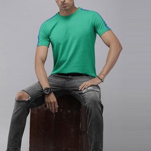 เสื้อยืดคอกลมแขนสั้นผู้ชาย สีเขียว-น้ำเงิน ทรงเข้ารูป แห้งเร็ว ผ้าถักเนื้อนุ่ม สวมใส่สบาย ความยาวปกติ ผลิตจากโพลีเอสเตอร์ 100% - Product Image 4