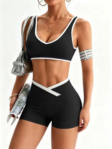 Ensemble de sport pour femme : short taille haute croisée et débardeur moulant dos nu contrastant, idéal pour la course, le fitness et le yoga - Product Image 5