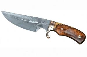 Outil utilitaire d'extérieur artisanal en acier Damas, manche en bois de burl, garde en cuivre, étui en cuir - Product Image 5