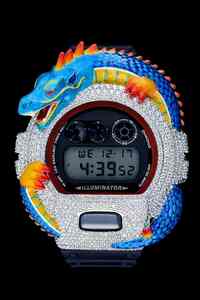 Montre Ice Matrix DW6900 personnalisée, boîtier en métal lourd, aspect diamant, style streetwear futuriste, montre G-Shock. - Product Image 6