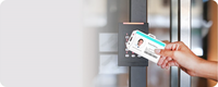 Badge de proximité intelligent RFID NFC personnalisé, balise de localisation, indice de protection IP66, BLE 5.0, accéléromètre, buzzer pour visiteurs de bureau