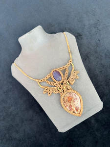 สร้อยคอไม้ไผ่ถักแบบมาคราเม่ประดับอเมทิสต์และแจสเปอร์ ศาสนาพุทธ เครื่องประดับหินธรรมชาติเพื่อการบำบัด HARI OM CREATIONS ขายส่งจากไจปุร์ - Product Image 3