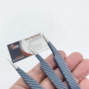 Pince à cils professionnelle japonaise en acier inoxydable avec poignée en diamant gris et pointe en fibre pointue pour extensions de cils - Product Image 4