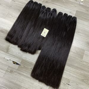 Paquetes de cabello vietnamita crudo de doble estirado de alta calidad Extensiones de trama negra natural de fábrica directamente en Vietnam - Product Image 3