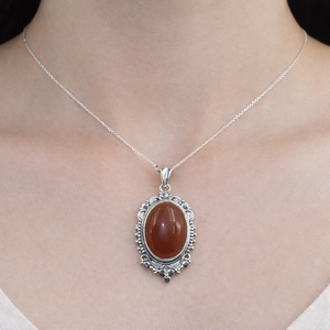 Pendentif artisanal en argent sterling 925 avec cabochon ovale en cornaline naturelle, bijou vintage bohème, cadeau pour femme - Product Image 2