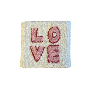 Mini bolso con cremallera y bordado de amor con cuentas bonitas con diseño elegante y aspecto moderno de la India - Product Image 1