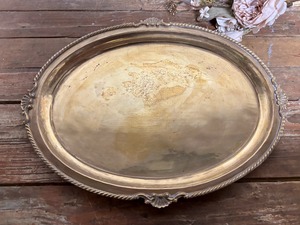 Plateau de service ovale en métal avec poignée, design vintage gravé, fait main, avec poignées, pour plats et assiettes de mariage - Product Image 3