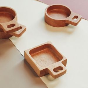 Sous-verres carrés en bois faits à la main, design moderne, tapis et supports - Product Image 1