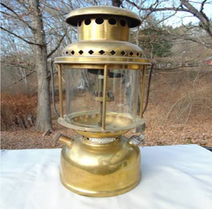 Heavy polished <b>brass</b> pressure <b>lantern</b> with clear glass globe shade, available at wholesale prices. - Product Image 1