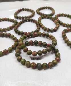 Collier de perles en unakite, pierre naturelle verte et rouge, bijou rond - Product Image 1