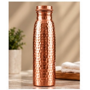Bouteille d'eau en cuivre artisanale, finition martelée, portable, avec couvercle, design minimaliste - Product Image 1