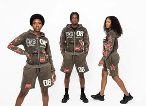 Conjunto Deportivo Personalizado con Estampado Gráfico - Sudadera con Capucha y Cierre Completo Estilo Vintage Lavado Ácido y Pantalones Cortos a Juego - Product Image 3