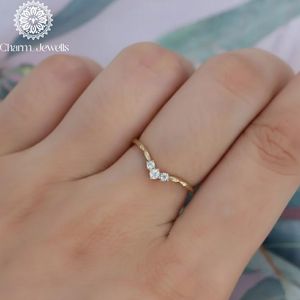 Bague de fiançailles classique pour femme en or jaune 10K plaqué or, sertie de trois pierres de moissanite taille coussin, par Charm Jewells - Product Image 5