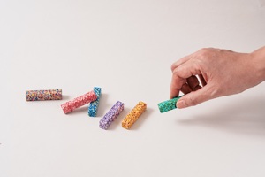 Ensemble de crayons à la cire d'huile non toxiques carrés 6 couleurs Plural Color avec finition marbrée kaléidoscopique pour la création artistique scolaire - Product Image 4