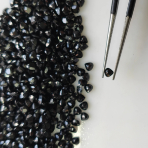 สปิเนลสีดำธรรมชาติ 3 มม. รูปหัวใจ คุณภาพดีที่สุด พลอยหลวมสำหรับทำเครื่องประดับ รีดดิ้ง เมาน์เทน เจมส์ อิน - Product Image 1