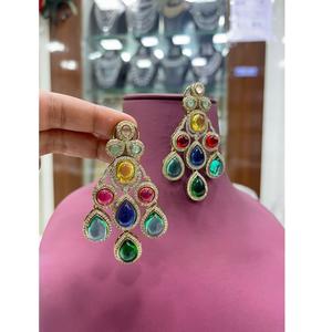 ต่างหูทองเหลืองคุณภาพสูงประดับเพชรซิคอนระยิบระยับ ดีไซน์โดดเด่น เหมาะสำหรับผู้หญิง สวมใส่ในงานเลี้ยงตอนเย็น หรืองานปาร์ตี้ แฟชั่นทันสมัย - Product Image 2