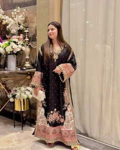 Robe Anarkali noire en soie brodée pour femmes, pour mariage et soirées, collection Eid - Product Image 1
