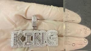 Collar con Colgante de Letra Personalizado para Hombre, Plata de Ley 925, Moissanita con Corte Brillante y Engaste de Bisel |   Anillo llamativo con diseño de hielo para cadera - Product Image 2