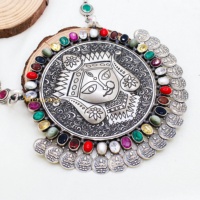 Pendentif frangé en argent sterling 925 oxydé avec pièce de monnaie et pierres précieuses multiples Durga Maa, Memoria Jewels