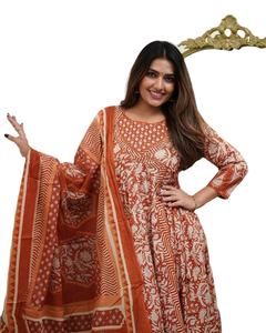 Pida ahora los juegos decorativos más hermosos con estampado de flores de algodón naranja pesado Kurti Salwar Dupatta con tallas grandes para adultos - Product Image 1