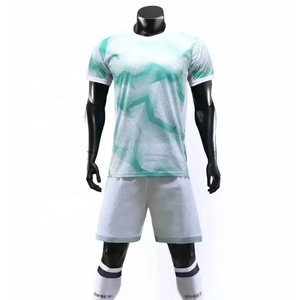 Tenue de football d'équipe personnalisée, dernière conception, respirante, été, 100 % polyester, séchage rapide, vêtements de sport - Product Image 2