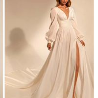 Robe en mousseline de soie ivoire à manches évasées avec ceinture froncée, décolleté plongeant en V, robe trapèze en satin avec fente haute