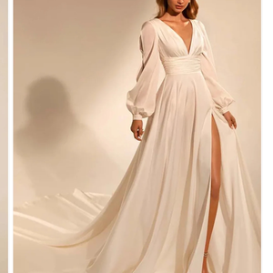Robe en mousseline de soie ivoire à manches évasées avec ceinture froncée, décolleté plongeant en V, robe trapèze en satin avec fente haute - Product Image 3