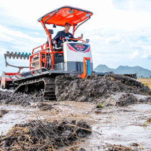 Tracteur à chenilles HOGICO 80 80HP de haute qualité avec fraise à paillis, rotoculteur et foreuse pour l'agriculture à grande échelle - Product Image 2
