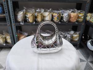 Sac à main de soirée en métal orné de strass de luxe pour femmes FAIZA CRAFT, avec chaîne détachable |   Sac à main de soirée |   Mariage et mariée - Product Image 3