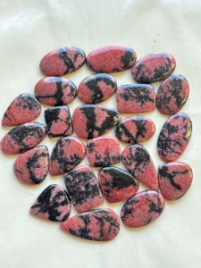 Diamant naturel Rhodonite Cabochon Pierres précieuses roses en vrac Formes et tailles variées Polies pour la fabrication de bijoux - Product Image 6