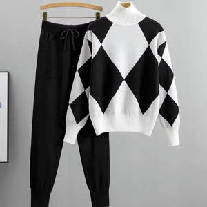ชุดเซ็ต 2 ชิ้น เสื้อสเวตเตอร์ถักลายพิมพ์ลำลองสำหรับผู้หญิง แฟชั่นเกาหลี คอสูง สไตล์กอล์ฟ ชุดกีฬาฤดูใบไม้ร่วงฤดูหนาว ผ้าฝ้าย 100% - Product Image 5