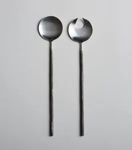 Ensemble de saladiers en métal artisanaux au design raffiné avec des poignées uniques pour un service et une présentation élégants à la maison ou - Product Image 4