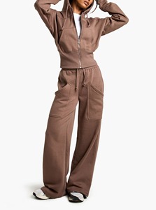 Ensemble de survêtement évasé pour femme en coton doux avec logo personnalisé, pantalon de jogging taille haute en molleton respirant et écologique pour l'hiver - Product Image 3