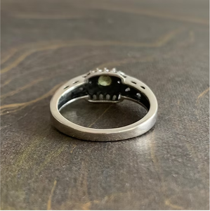 Designer Vintage <b>Ring</b> with Peridot (3.0 Grams) Tarnish-Free 925 <b>Silver</b> Jewelry for Engagement Wedding Party Wear - Product Image 5