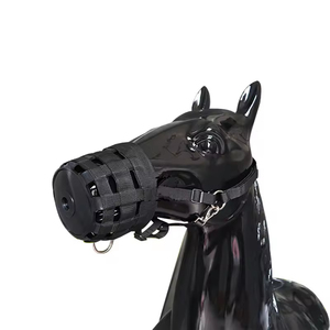 Muselière en nylon pour cheval avec collier de bridon réglable, harnais anti-ébavurage et anti-mastication - Product Image 1