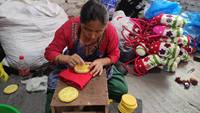 Buatan tangan di Nepal kualitas tinggi wol domba merasa dompet koin dompet kecil pasangan desain domba tenun datar Teknik dompet lucu