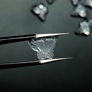 Cristal de Cuarzo Natural Tallado en Forma de Mariposa, Gema Tallada a Mano de 14 mm, Colgante para Joyería, Precio al por Mayor - Product Image 2