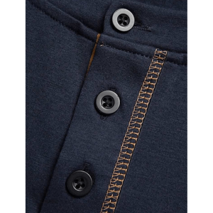 Camiseta Henley de Manga Corta para Hombre, Corte Ajustado, con Costuras en Contraste - Product Image 4