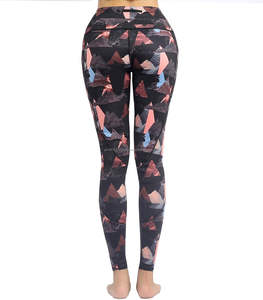 กางเกงออกกำลังกายเอวสูงพิมพ์ลายเป็นมิตรกับสิ่งแวดล้อมกางเกงออกกำลังกายแบบไร้รอยต่อมีกระเป๋าเอวยางยืดออกแบบได้ตามต้องการ - Product Image 4