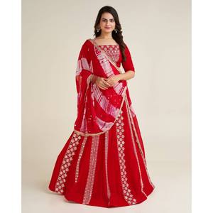 Vêtements de fête pour femmes Lehenga Choli avec fil de coton et ensemble de travail séquentiel - Product Image 3