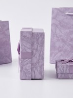 Boîte d'emballage rectangulaire en carton violet délicat avec nœud, modèle 00054, pour collier et bague (lot de deux)