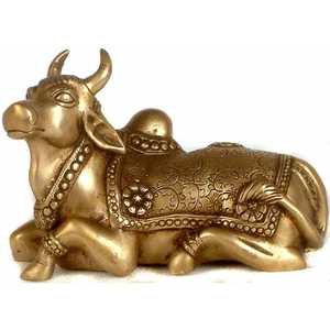 Statue Nandi de 7 pouces faite à la main en laiton petite sculpture pour cadeaux fabriquée en Inde - Product Image 1