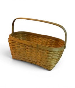 Cesta Rectangular de Bambú Tejida a Mano con Asa |   Cesta de Almacenamiento y Regalos Multiusos |   Cesta Organizadora de Bambú Hecha a Mano - Product Image 1
