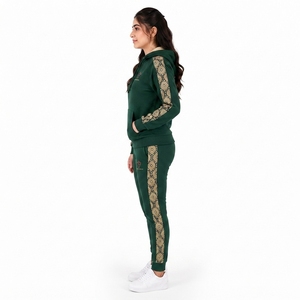 Survêtements imprimés pour femmes, coupe confortable pour l'entraînement, vêtements de sport élégants et personnalisés pour femmes, tenue de sport décontractée. - Product Image 2