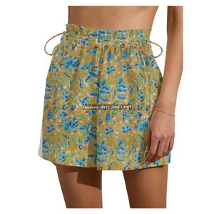 Ropa de Mujer para Vacaciones de Verano, Pantalones Cortos Casuales de Playa, con Cintura Elástica, de Tela de Algodón de Lujo con Estampado a Mano - Product Image 3